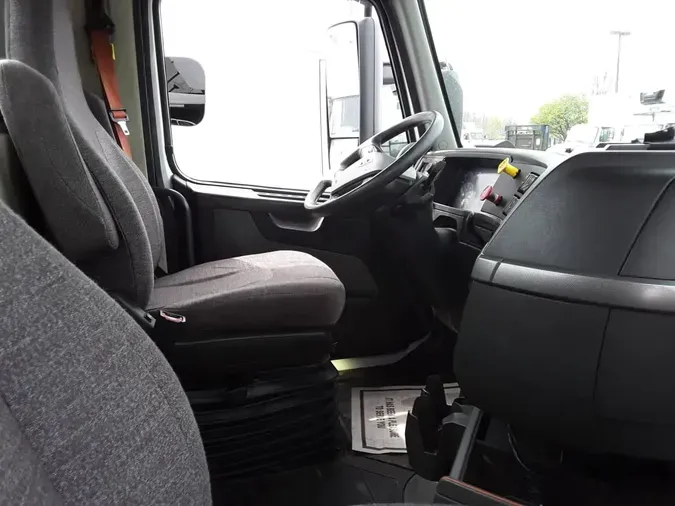 2020 VOLVO VNL64T-300