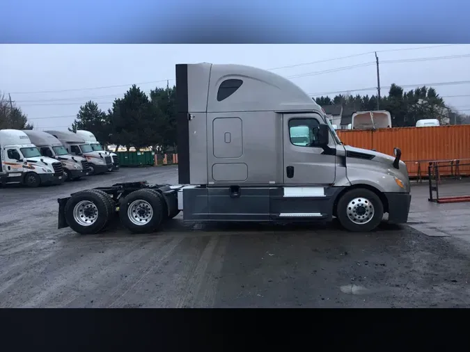 2020 Freightliner Cascadia