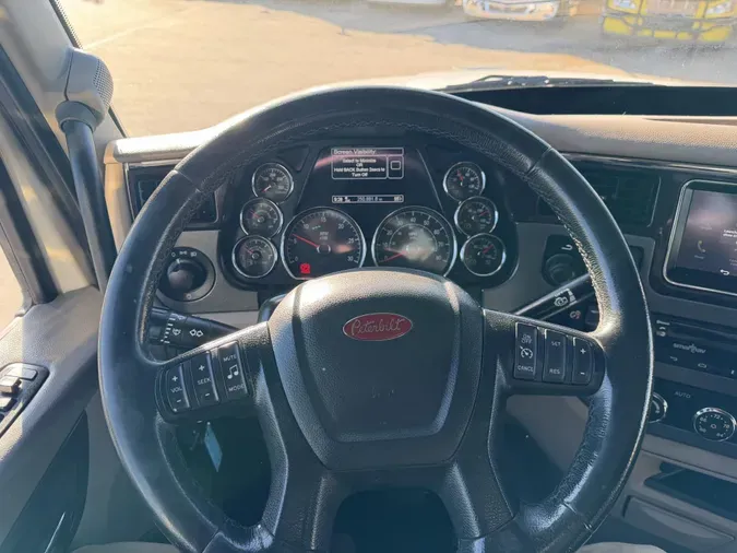 2021 Peterbilt 567