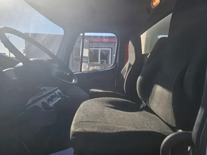 2019 FREIGHTLINER/MERCEDES M2 106