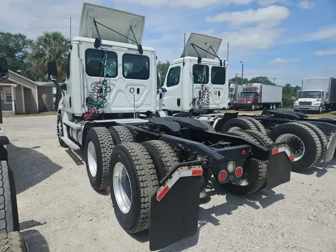 2019 FREIGHTLINER/MERCEDES CASCADIA 125