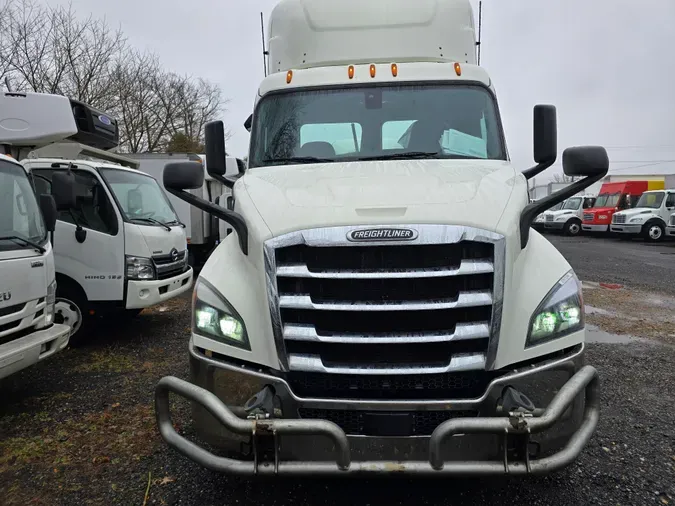 2019 FREIGHTLINER/MERCEDES NEW CASCADIA 116