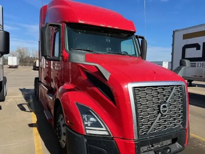 2020 VOLVO VNL760