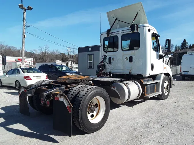 2017 FREIGHTLINER/MERCEDES CASCADIA 113