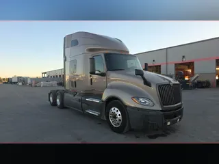 2022 International LT
