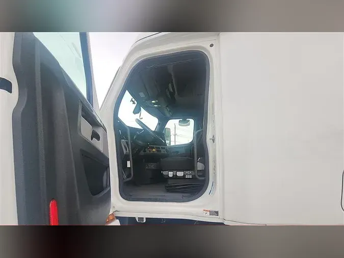 2020 FREIGHTLINER CA126