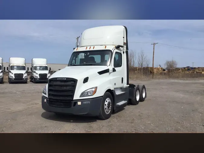 2020 Freightliner Cascadia 126