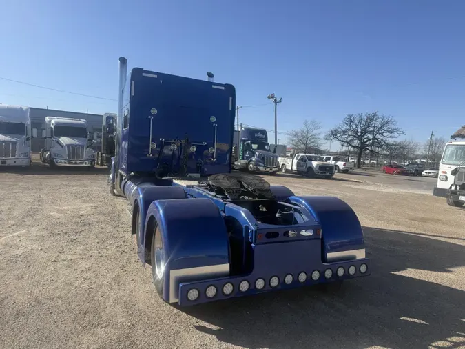 2022 Peterbilt 389