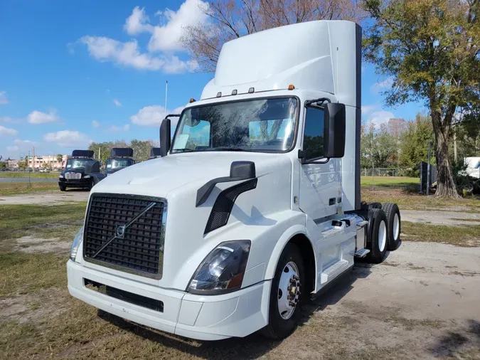 2017 VOLVO VNL64TRACTOR696301f4d287dd7977732c495930f579