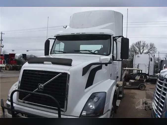 2016 VOLVO VNL64T300