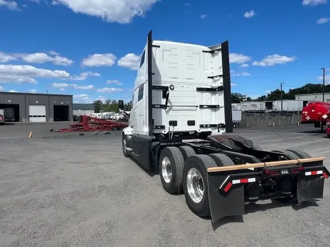 2026 VOLVO VNL64T860