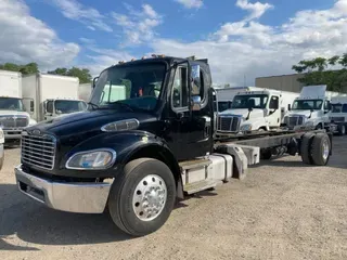 2015 FREIGHTLINER M2 106