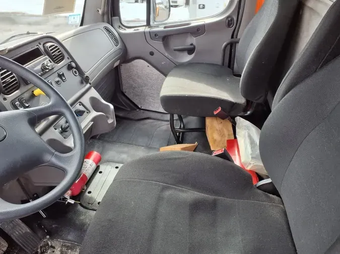 2019 FREIGHTLINER/MERCEDES M2 106