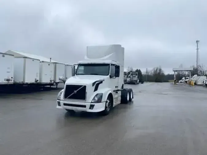 2015 Volvo VNL300