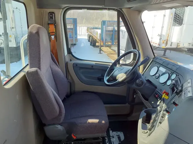 2020 FREIGHTLINER/MERCEDES CASCADIA 125