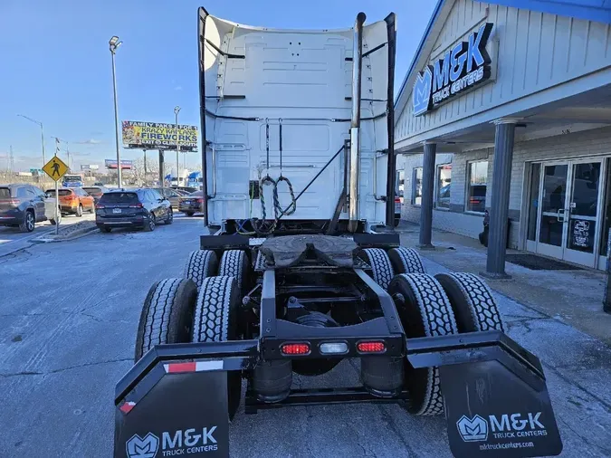 2020 VOLVO VNL64T760