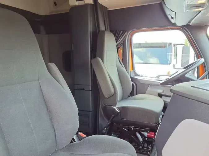 2019 FREIGHTLINER NEW CASCADIA PX12664