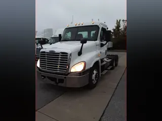 2018 FREIGHTLINER/MERCEDES CASCADIA 125