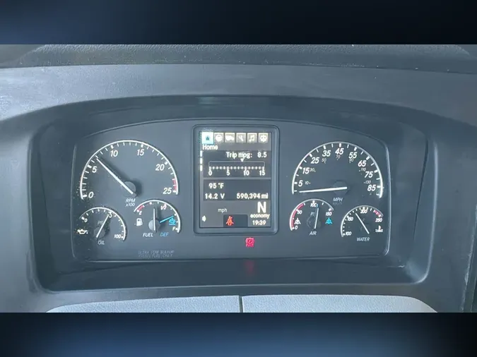 2022 Freightliner Cascadia 126