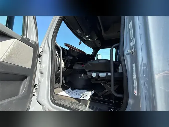 2020 FREIGHTLINER CASCADEVO1