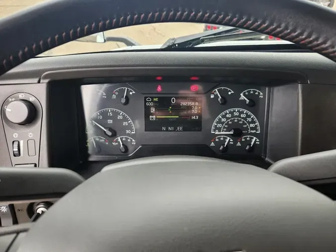 2024 VOLVO VNL64T760