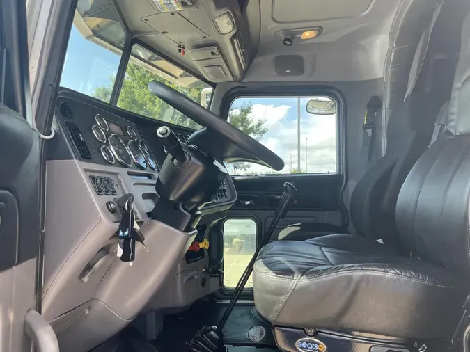 2019 Peterbilt 389