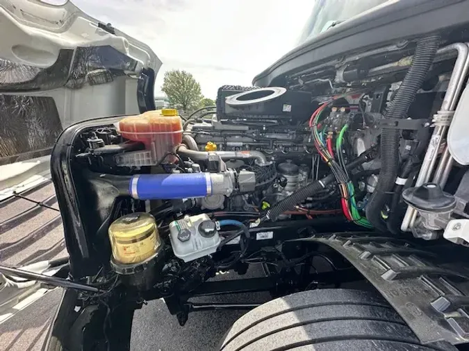 2021 FREIGHTLINER CASCADIA 126
