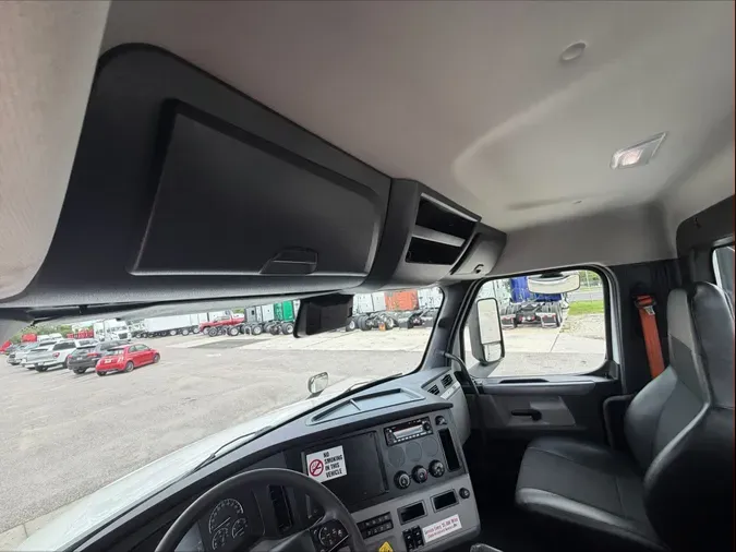 2022 Freightliner Cascadia 126698593b757dfbbab9d487bd055f48ec1