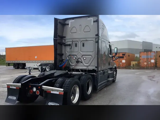 2024 Freightliner Cascadia