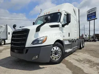 2021 FREIGHTLINER CASCADIA CA126