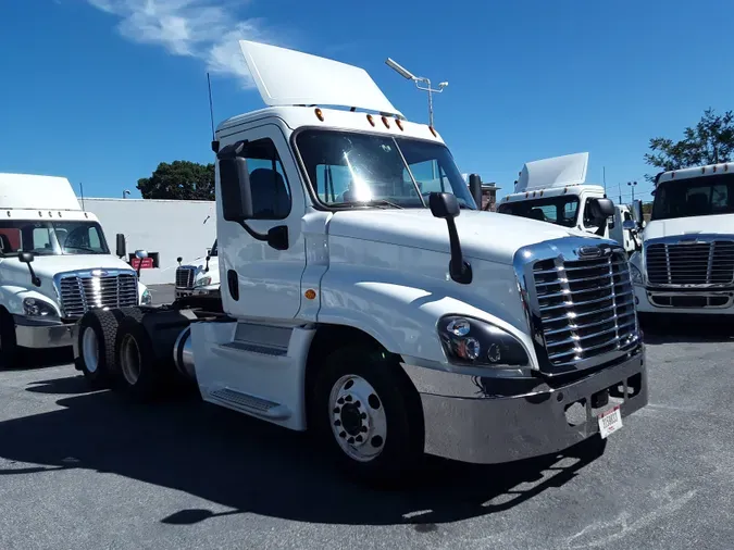 2016 FREIGHTLINER/MERCEDES CASCADIA 125