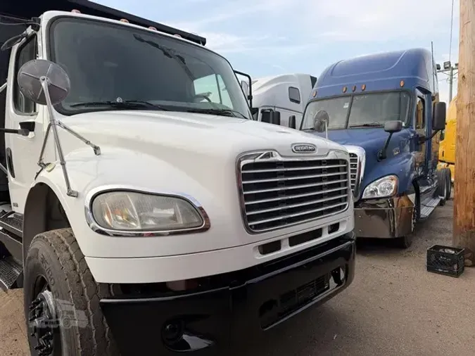 2012 FREIGHTLINER BUSINESS CLASS M2 106
