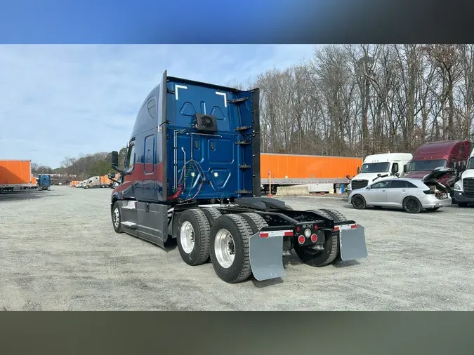2022 Freightliner Cascadia 126