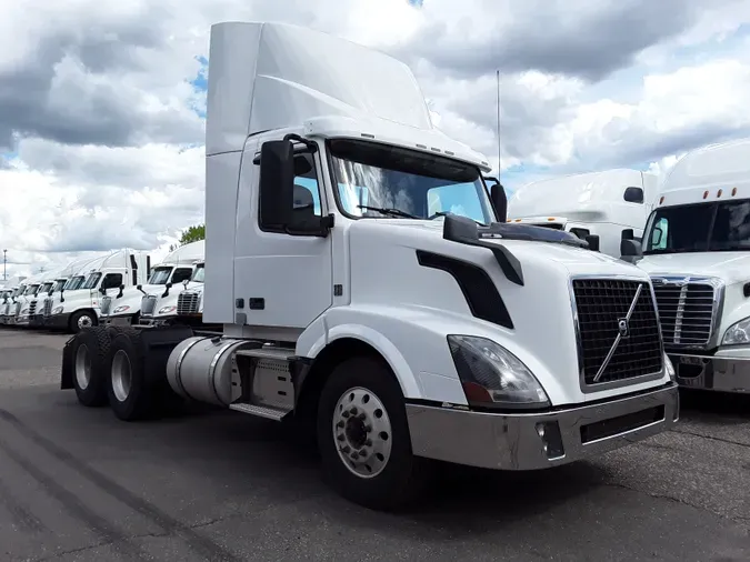 2018 VOLVO VNL64TRACTOR