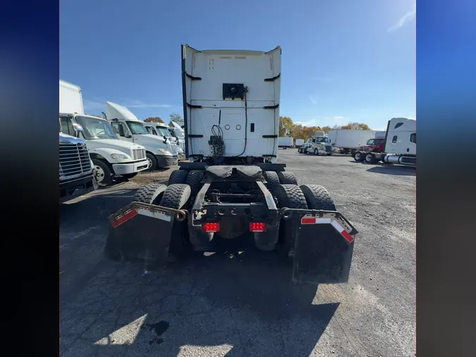 2019 NAVISTAR INTERNATIONAL LT625 SLPR CAB