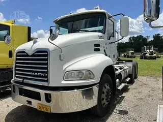 2017 MACK PINNACLE CXU613