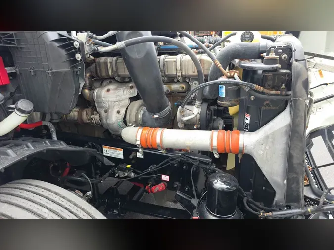 2021 Freightliner Cascadia 126
