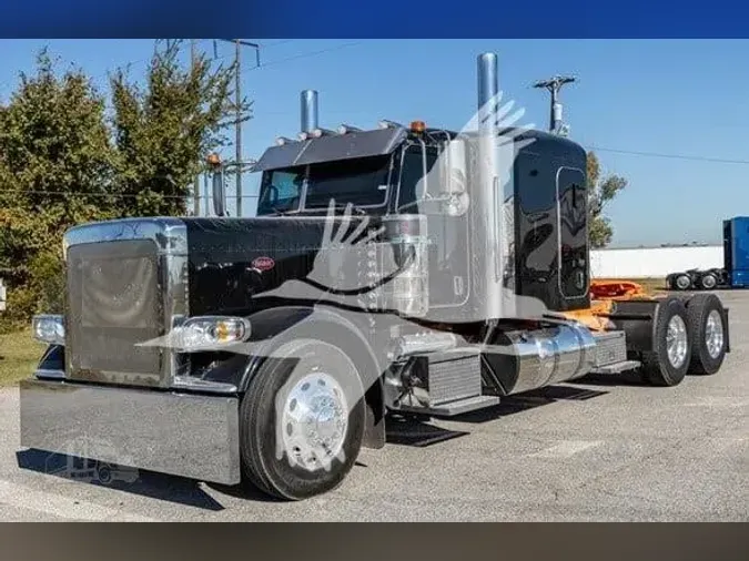 2022 PETERBILT 389