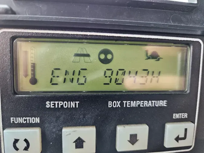 2017 HINO 338 Reefer