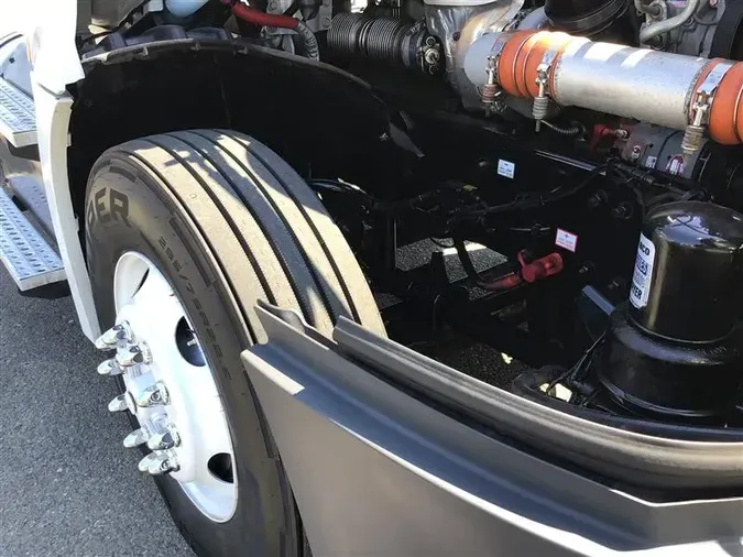 2019 FREIGHTLINER CA126