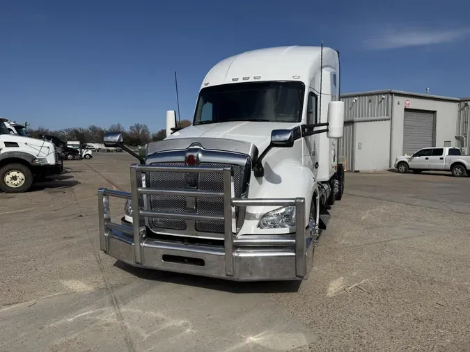 2021 Kenworth T68069a86a758b533dddda99ae9e4748a23c