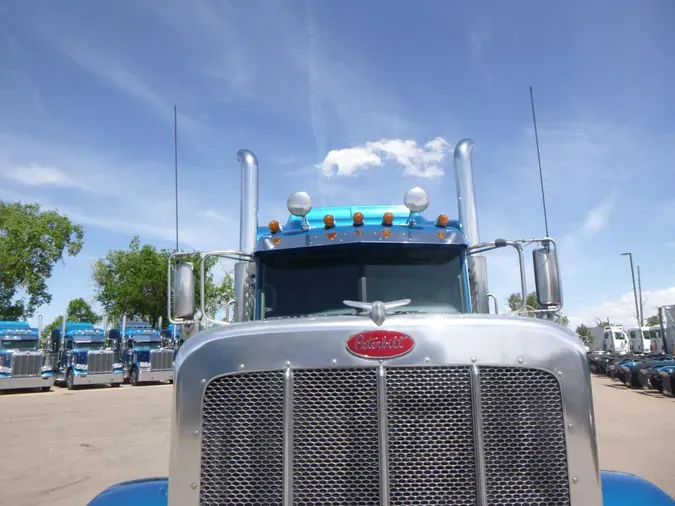 2020 Peterbilt 389