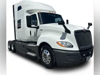 2022 International LT625