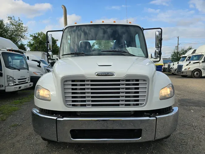 2017 FREIGHTLINER/MERCEDES M2 106