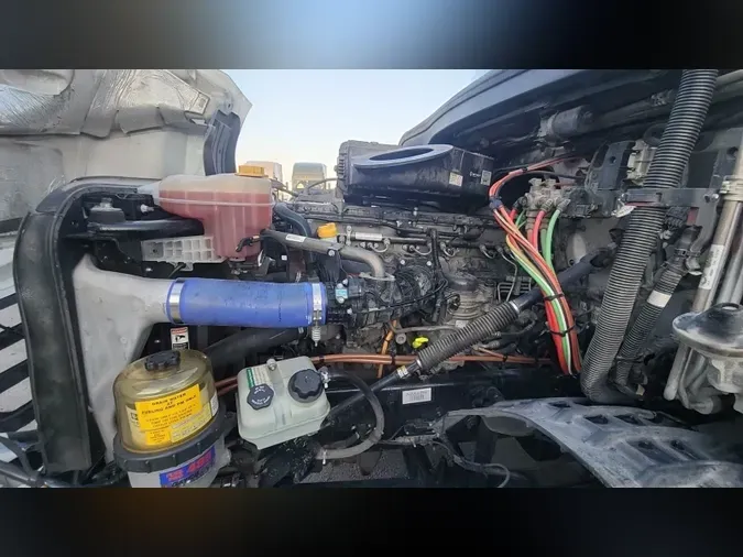 2022 Freightliner Cascadia 126