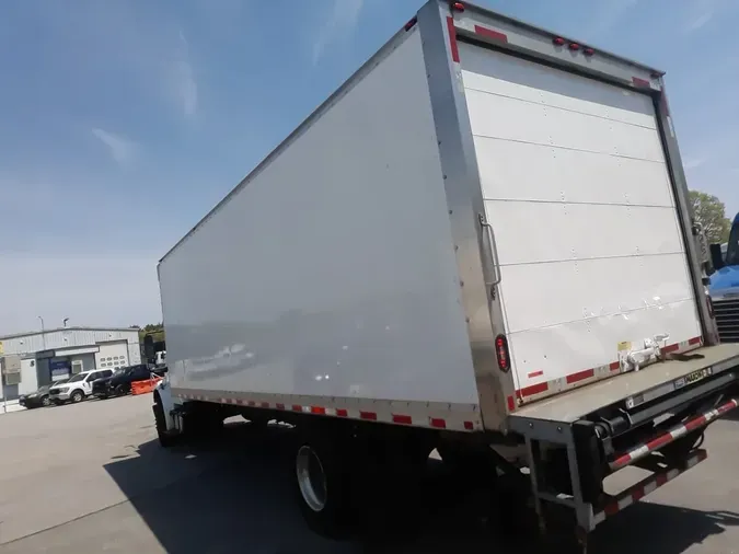 2018 FREIGHTLINER M2 106