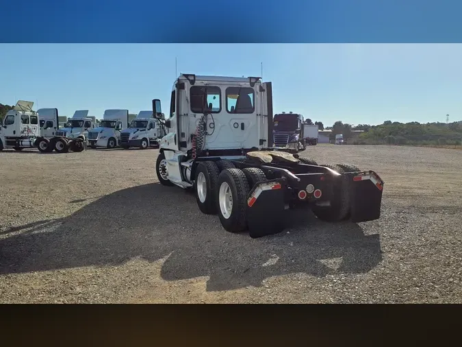 2020 FREIGHTLINER/MERCEDES CASCADIA 125