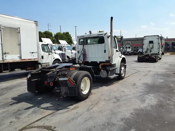 2018 FREIGHTLINER M2 106