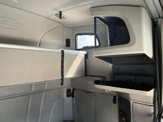 2021 Peterbilt 579