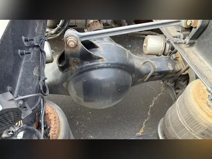 2023 VOLVO VNR30069bfe92cecce38e3a18447498b67fb6d